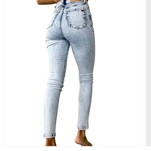 Stylish Light Blue Skinny Jeans for Women